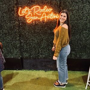 Meet your Posher, Ashley